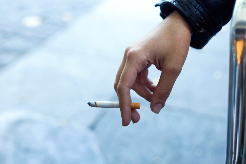 La crise sanitaire Covid-19 a profité au tabagisme. Alerte !